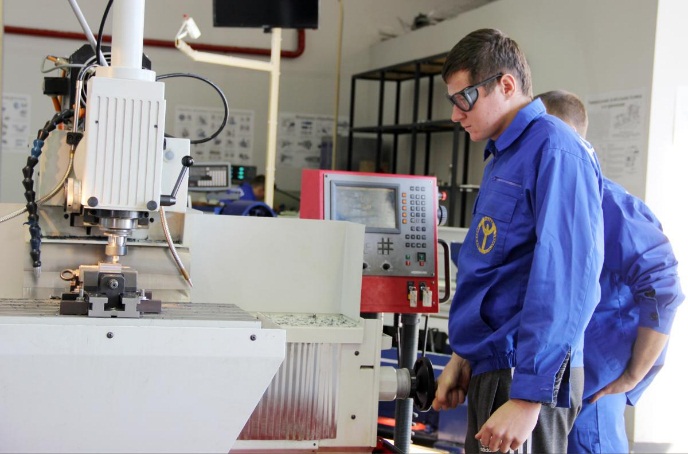 Верстатник